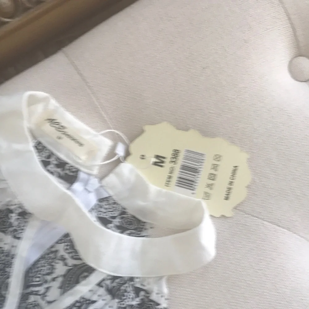 Chic Black and White Patterned Dress - Picture 2 of 7